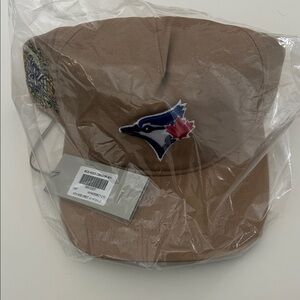 New Kith x ‘47 Toronto Bluejays Hitch SnapBack
